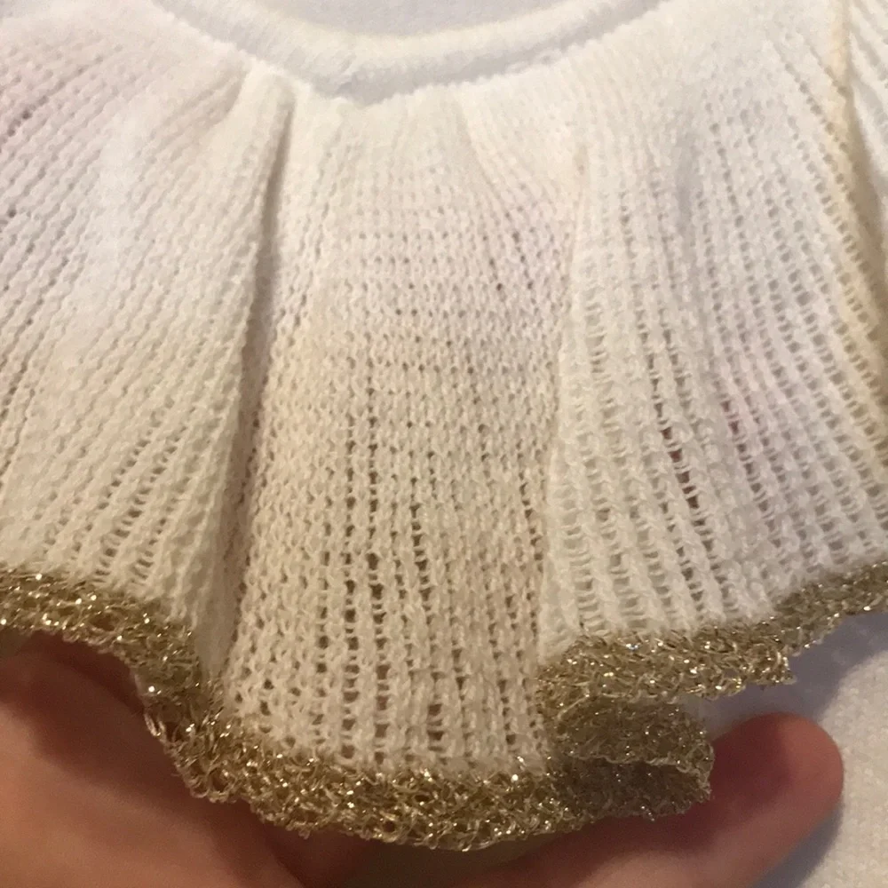 Chaps Ralph Lauren M ivory gold trim v neck ruffle thin knit sweater 3/4 sleeve